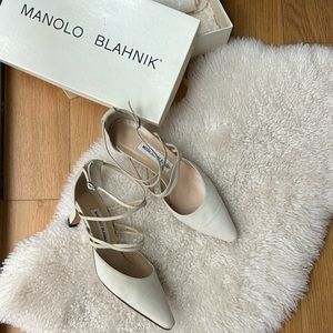 Manolo Blahnik Vintage Neutral Beige Suede Kitten Heel Shoes | Size 8 US 38.5 EU